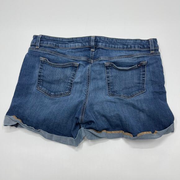 Tommy Hilfiger Women Denim Shorts Size 16 Blue Mid Rise 4" Inseam MISSING BUTTON - Picture 2 of 6
